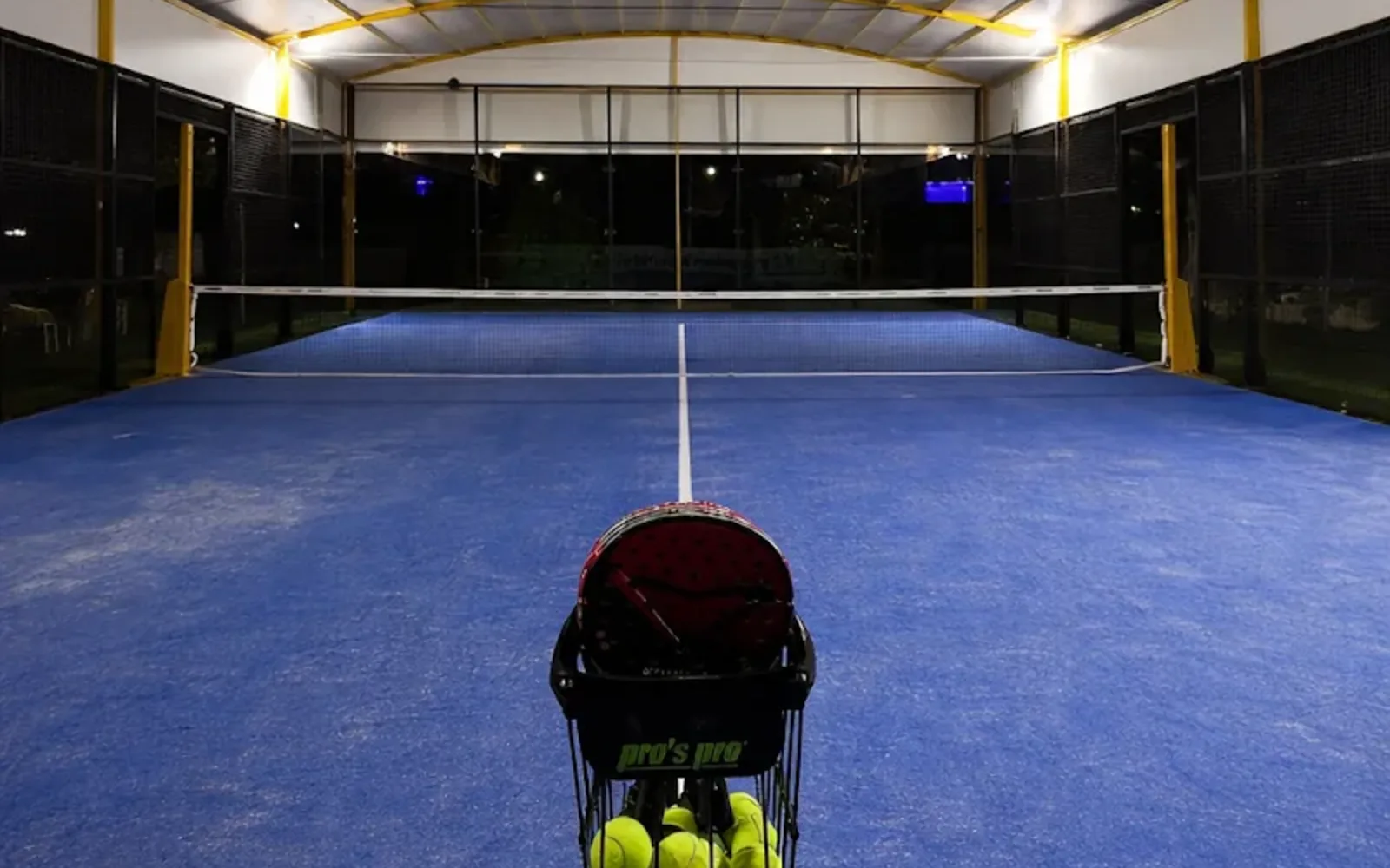 Modern Padel tesis görünümü