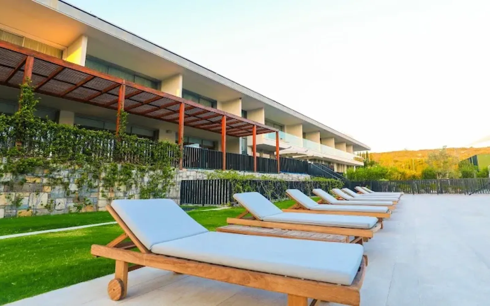 Hiddenbay Teos Hotel tesis görünümü